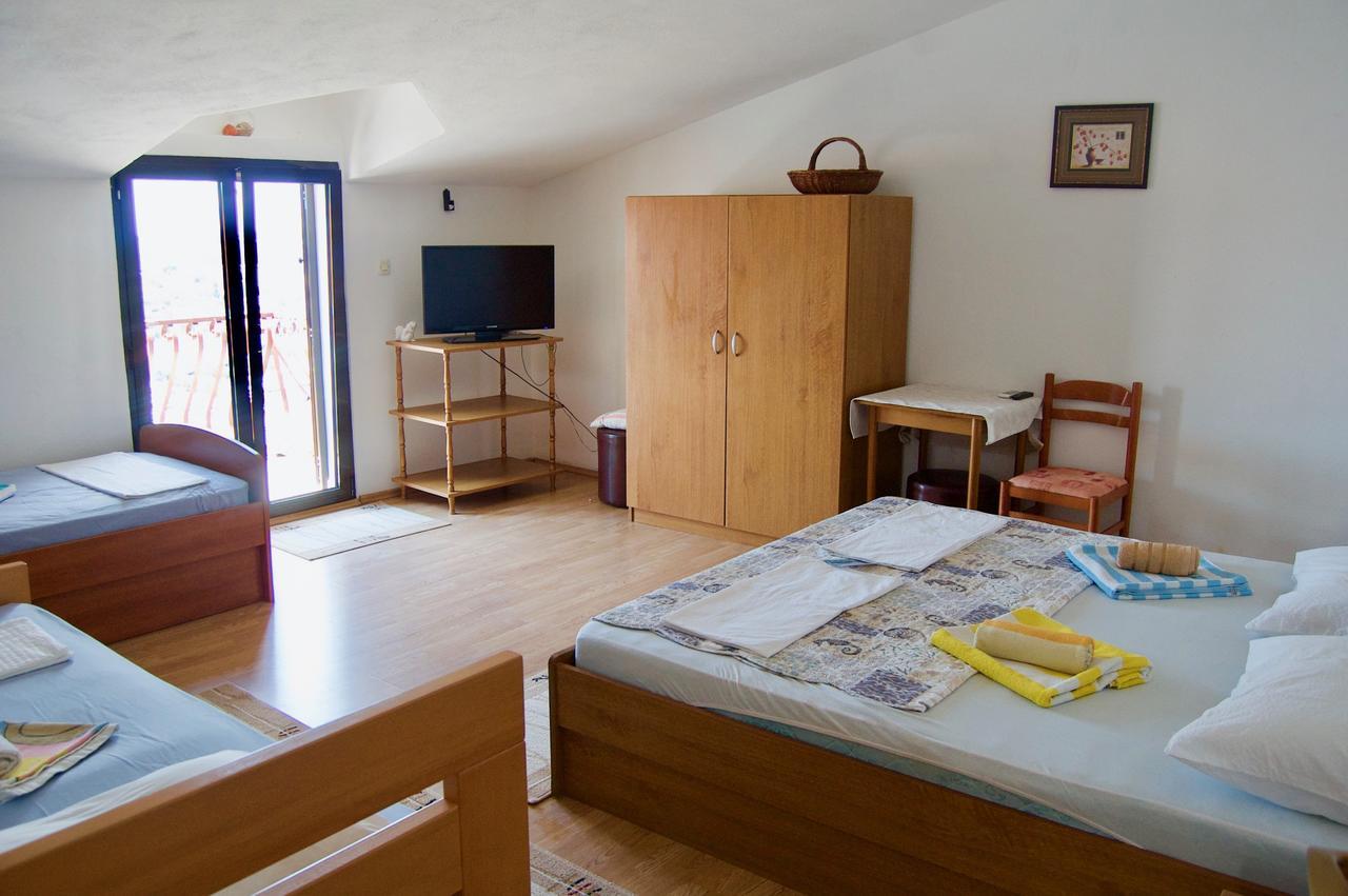 Apartments Petricevic Đảo Đảo Hvar Ngoại thất bức ảnh